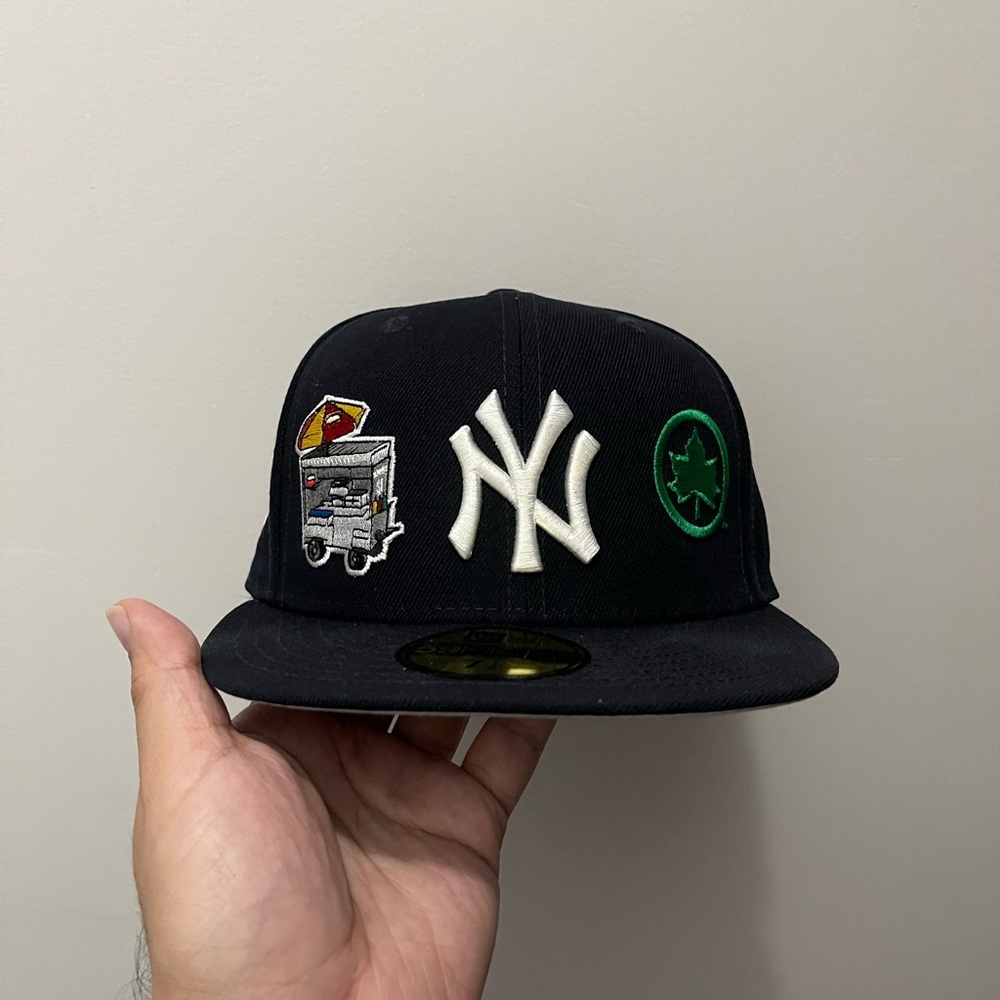 Brand New New Era YanKees fitted hat Sz 7 1/8